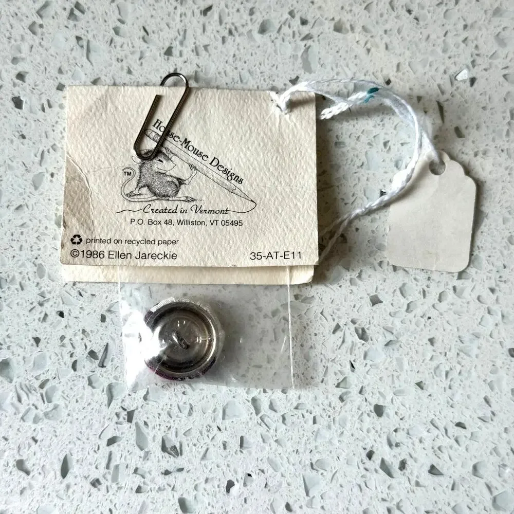 Vintage 1980s NEW on card House Mouse Designs White Floral Shank Button
